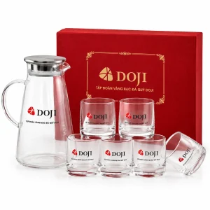 doji-giftset-an-viet-binh-nuoc-thuy-tinh-in-logo